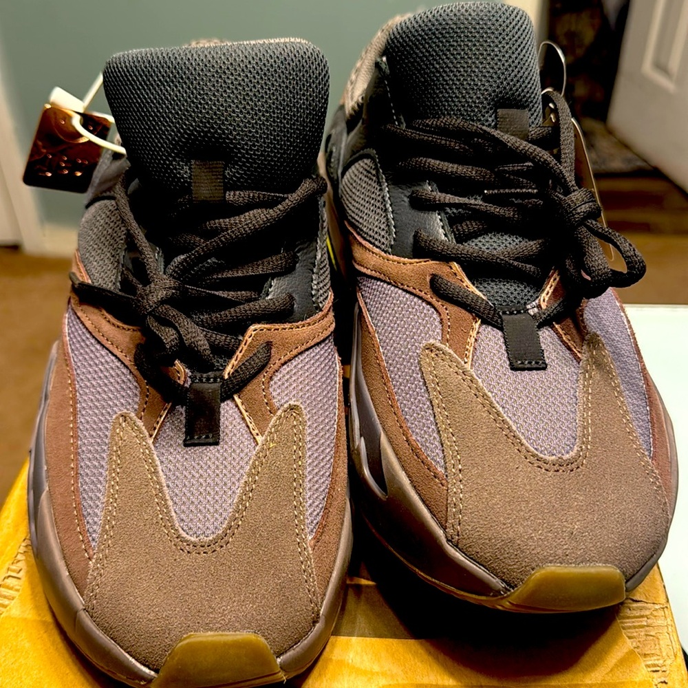 Yeezy adidas’s boost  in color Mauve